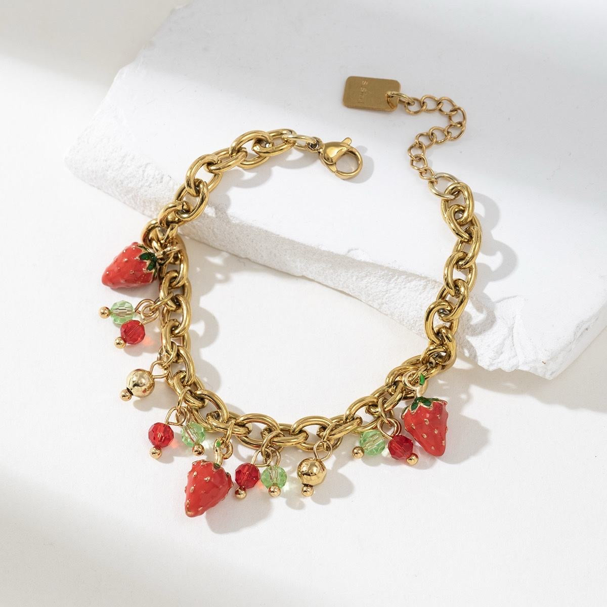Bracelet fantaisie "Fraise Folie"