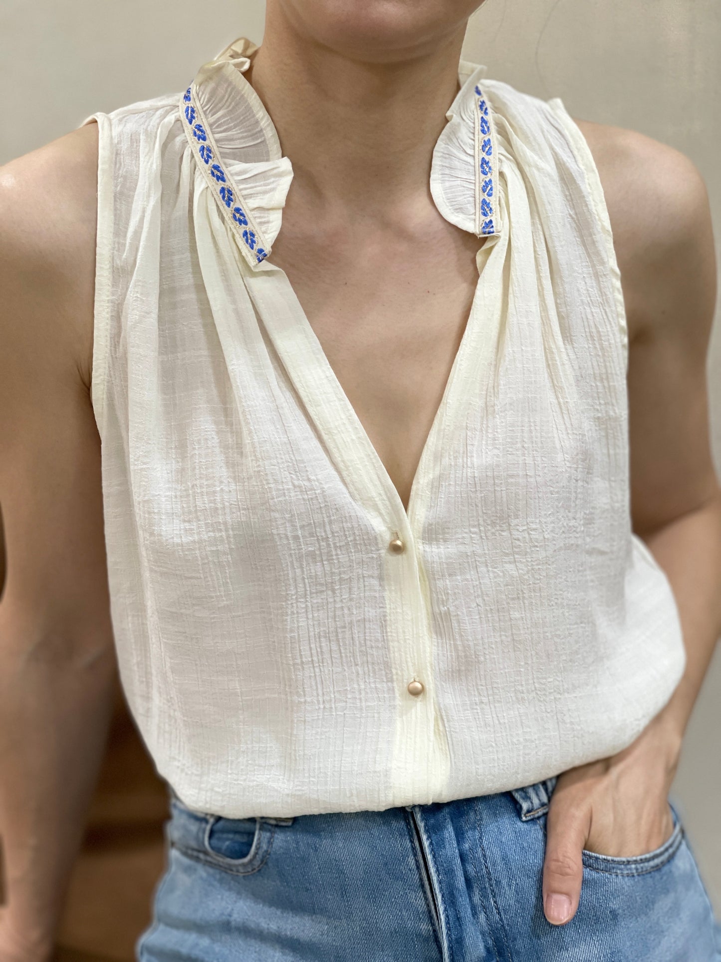 Blouse sans Manches à Col Volantée
