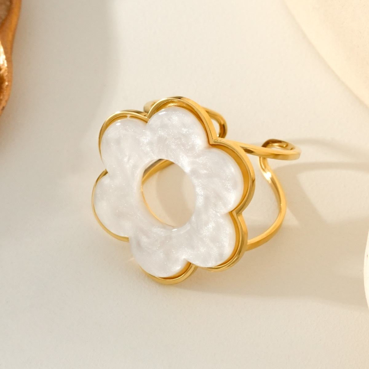 Bague Fleur Minimaliste
