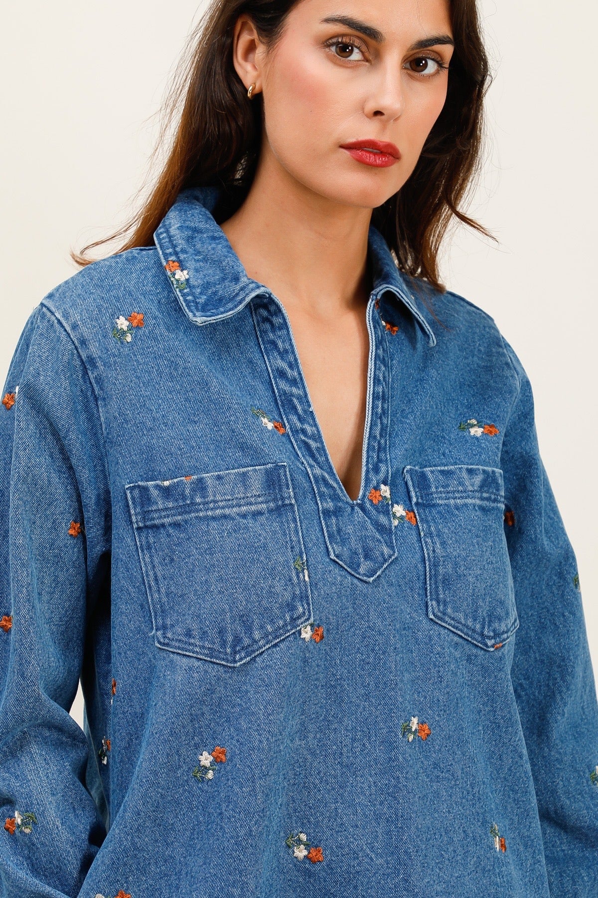 Robe Courte en Jean Brodée