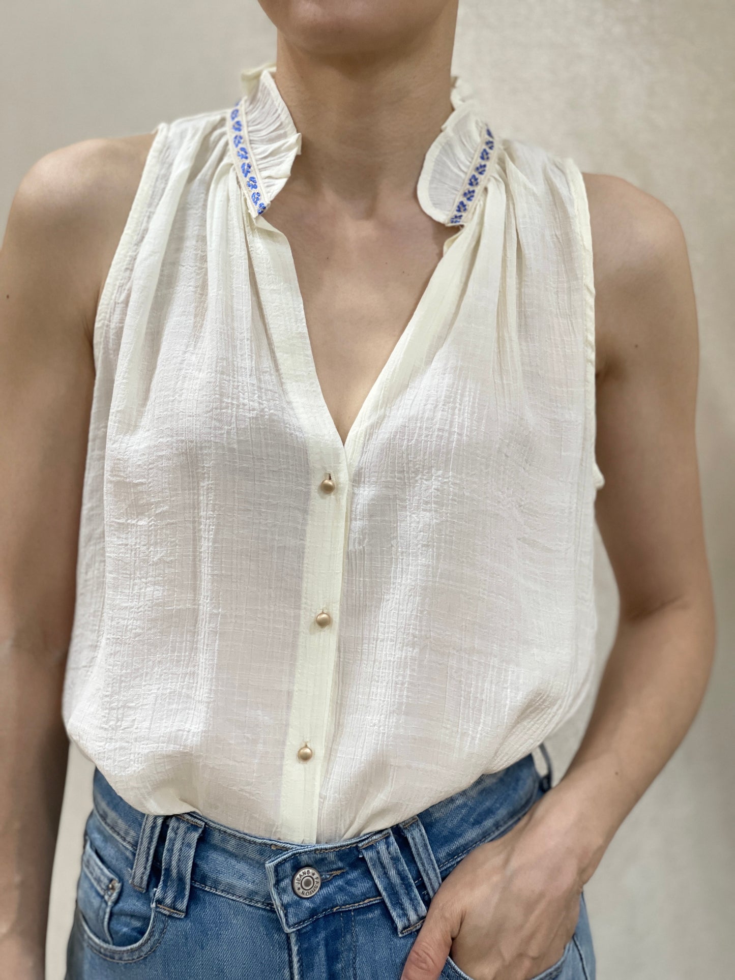 Blouse sans Manches à Col Volantée