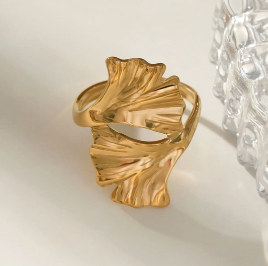 Un bijou fantaisie au design organique et raffiné