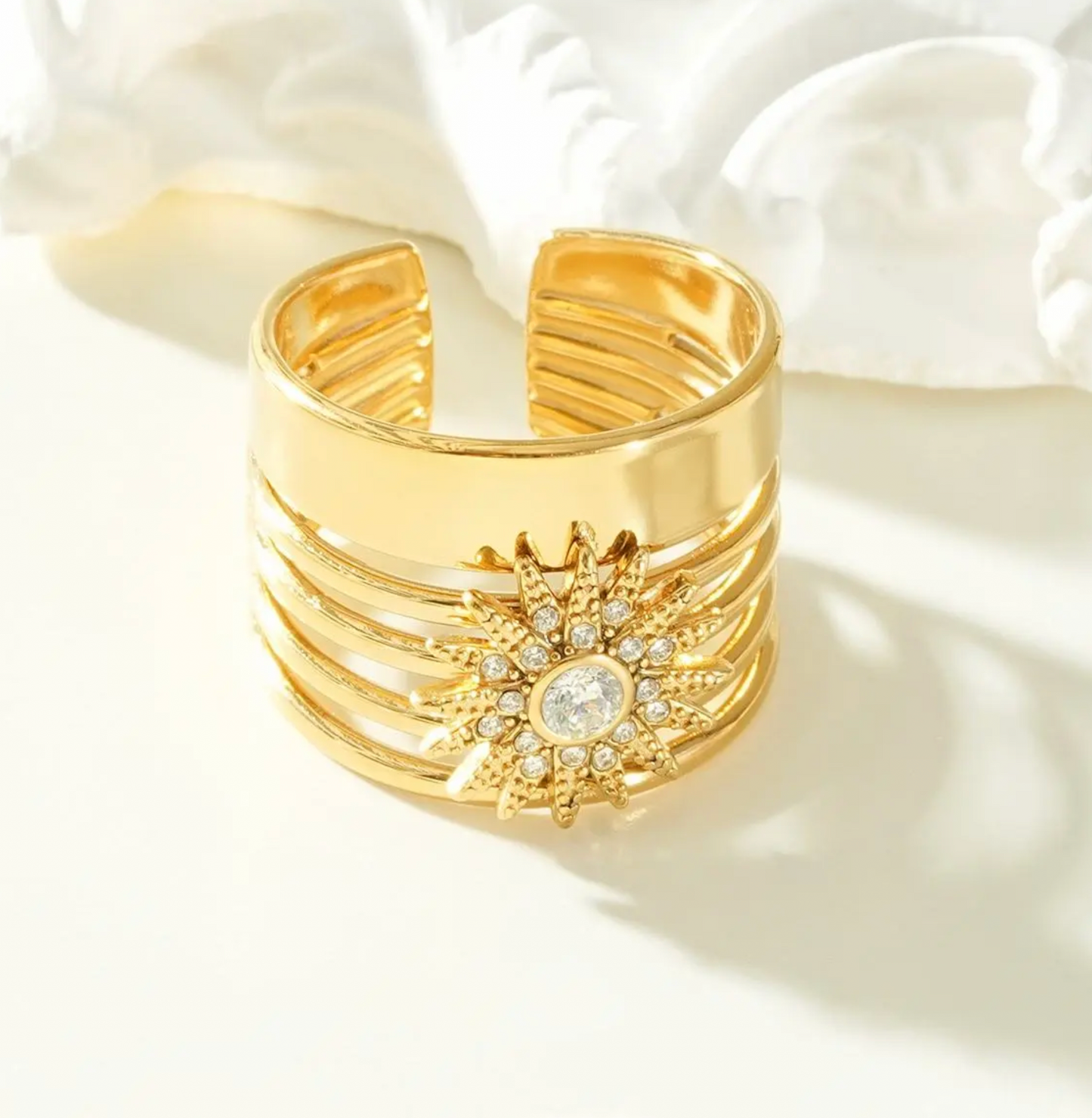 Bague Dorée Rayonnante