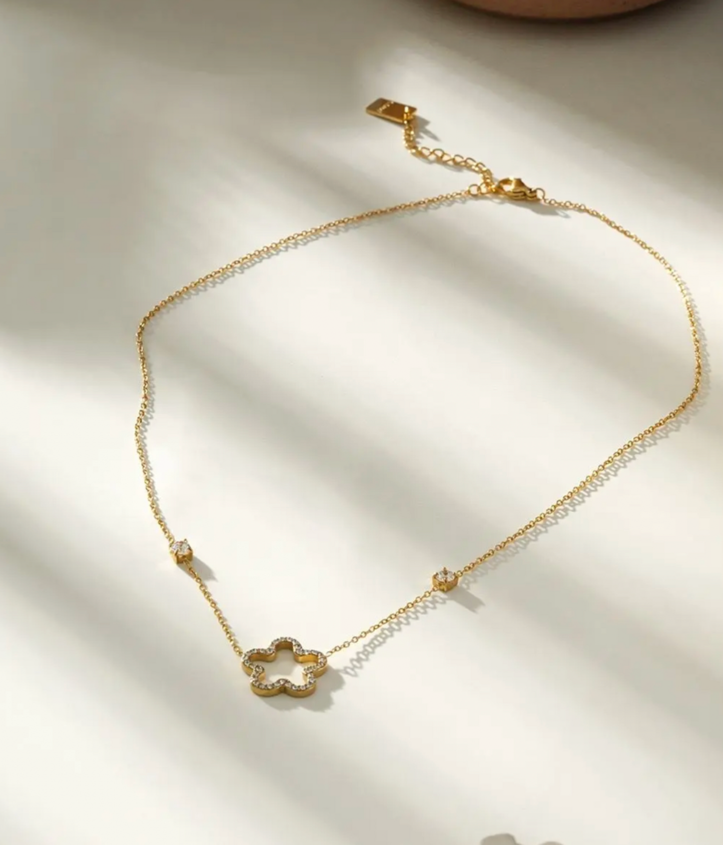Collier Fleur Scintillante