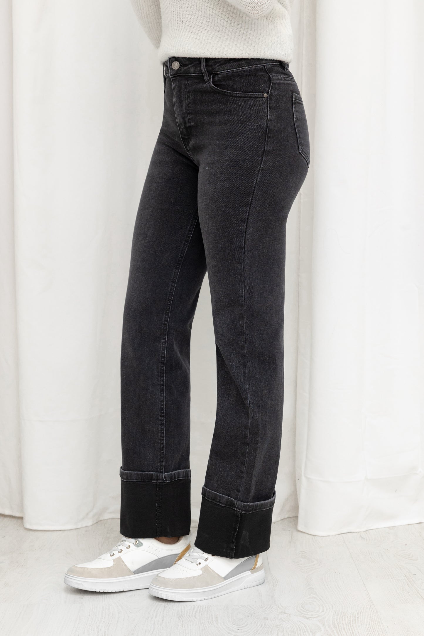 Jean Noir Revers Bas