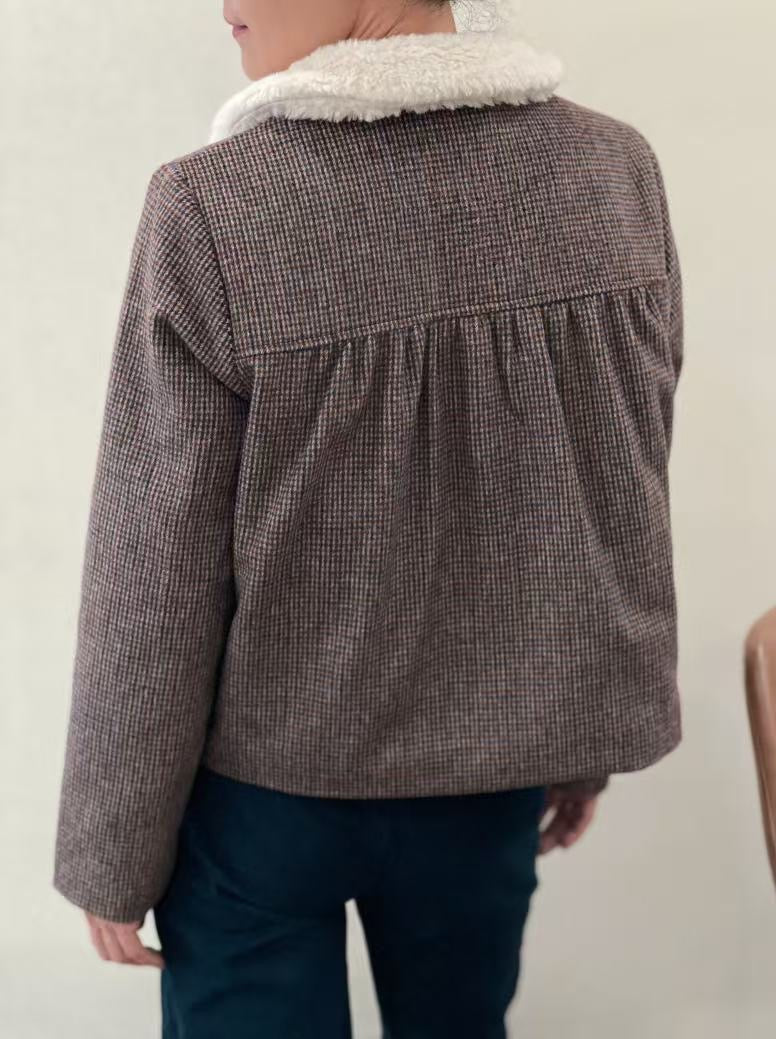 Veste à Carreaux Col Blanc