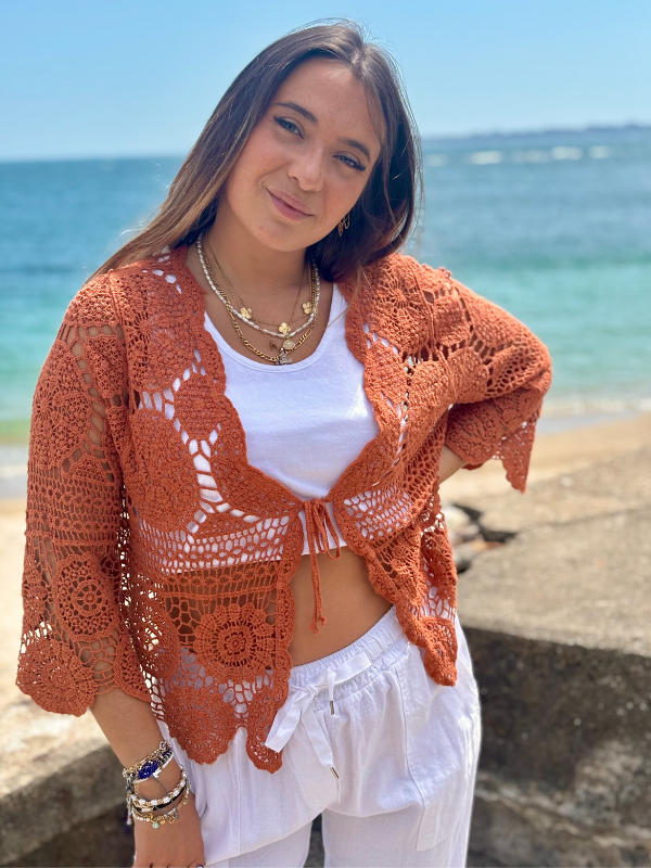 Gilet crochet à nouer brique