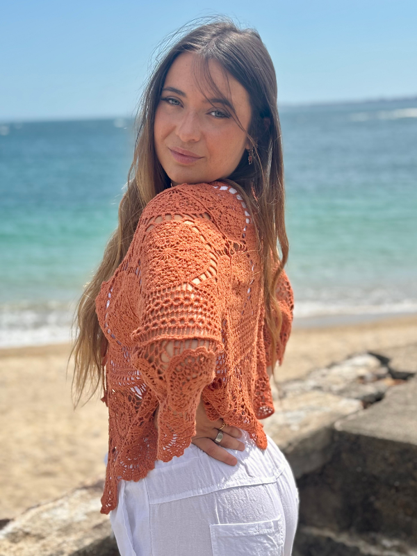 Gilet crochet à nouer brique