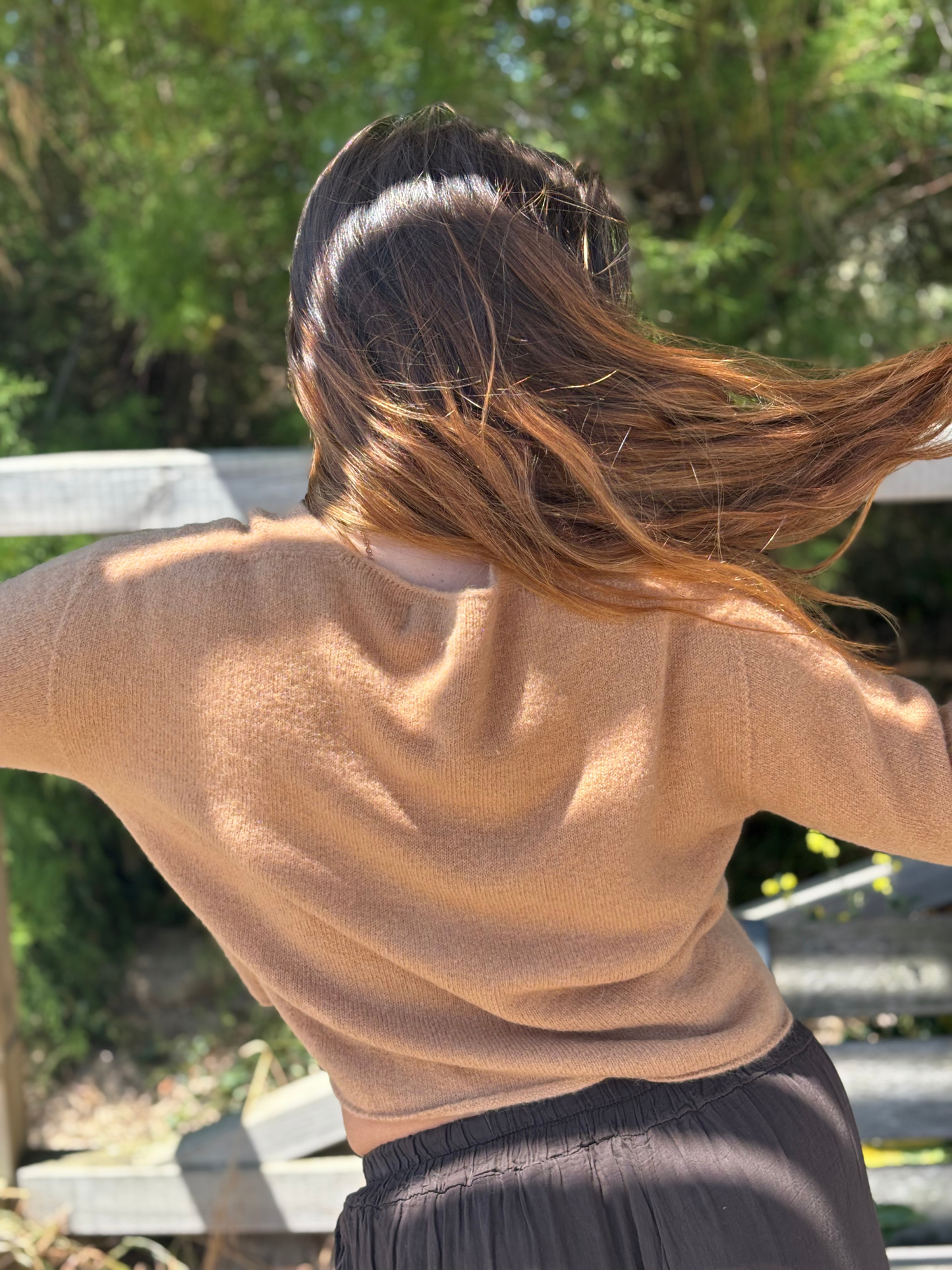 Gilet doux en maille col V camel