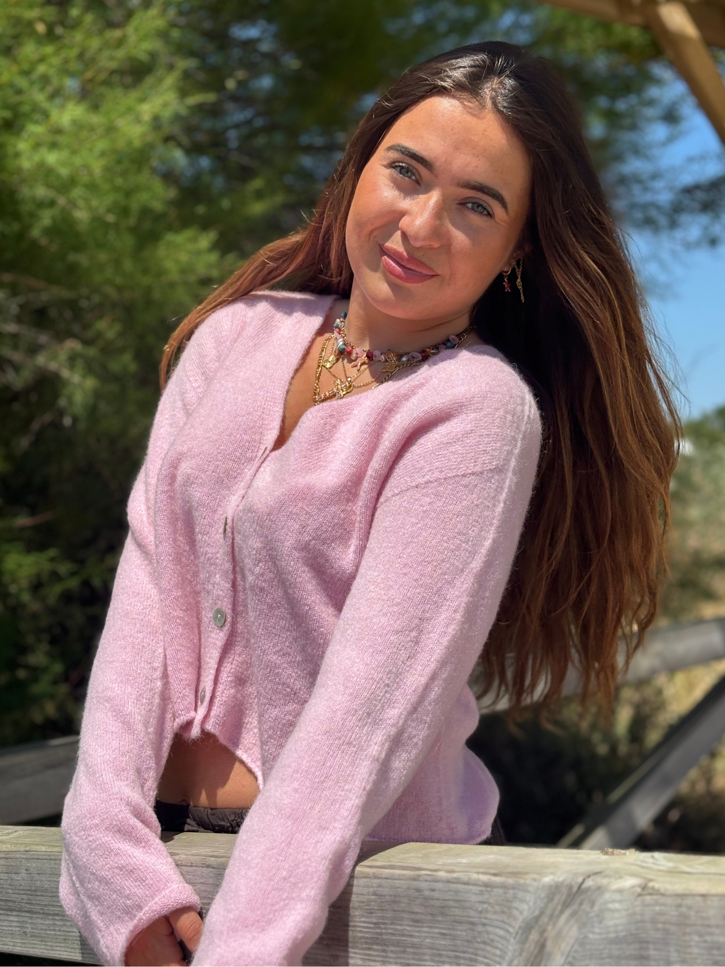 Gilet doux en maille col V rose