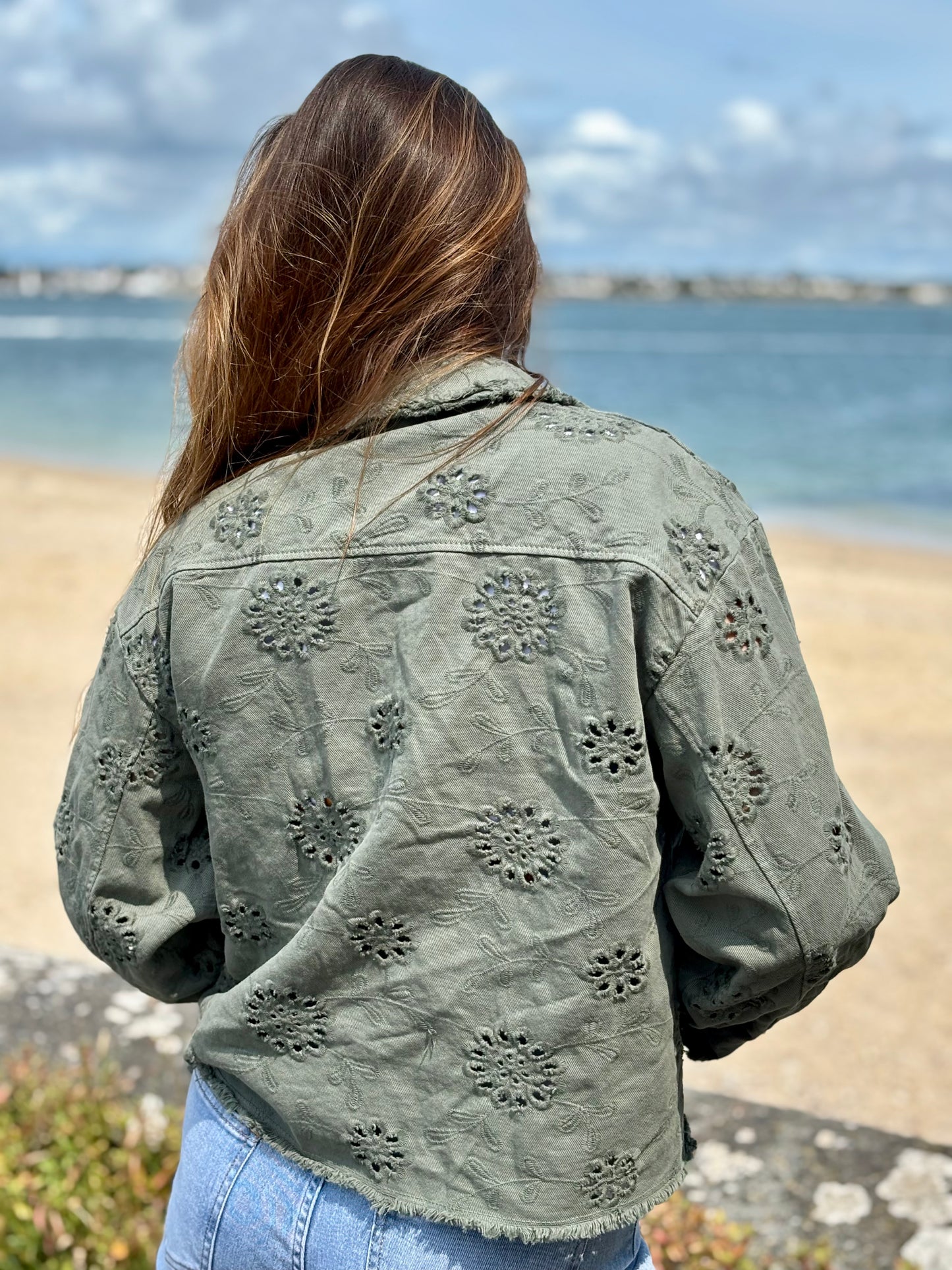 Veste Brodée “Fleurs & Franges”