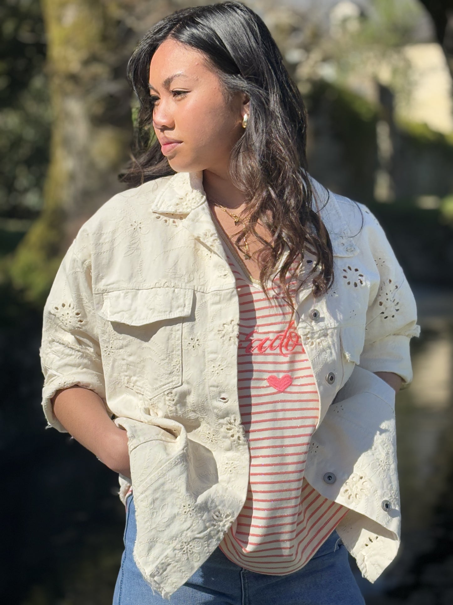 Veste Brodée en Coton “Camélia”