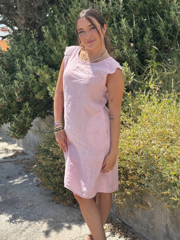Robe en coton à épaules brodées
