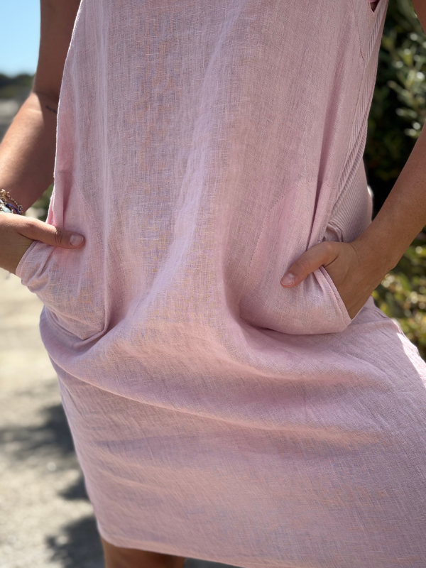 Robe en coton à épaules brodées