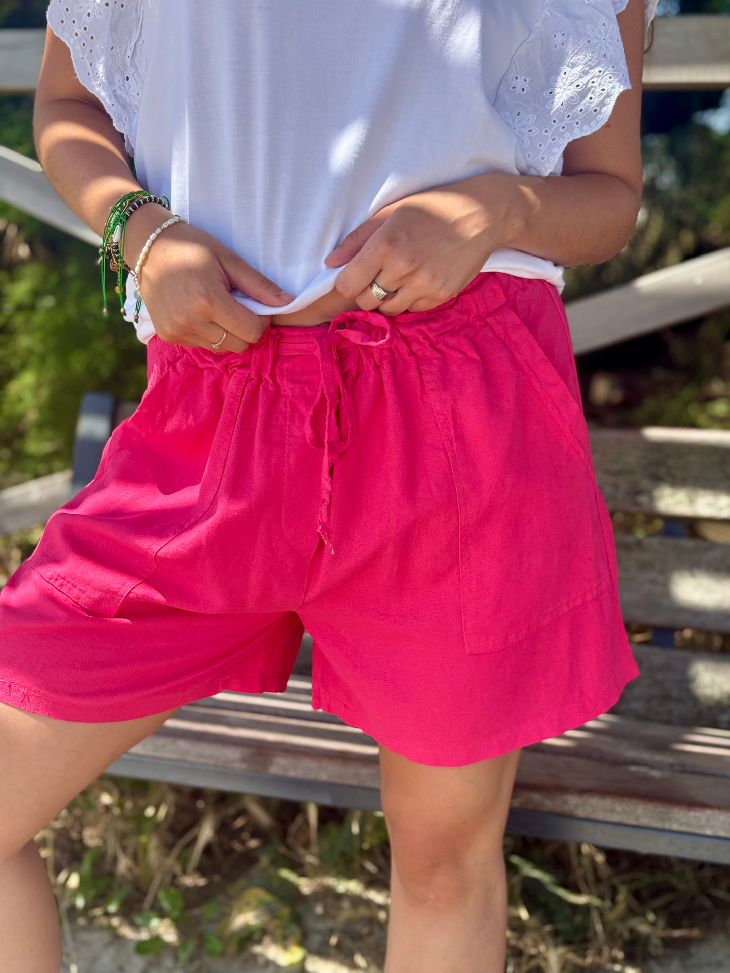 Short fluide en viscose et lin fuchsia