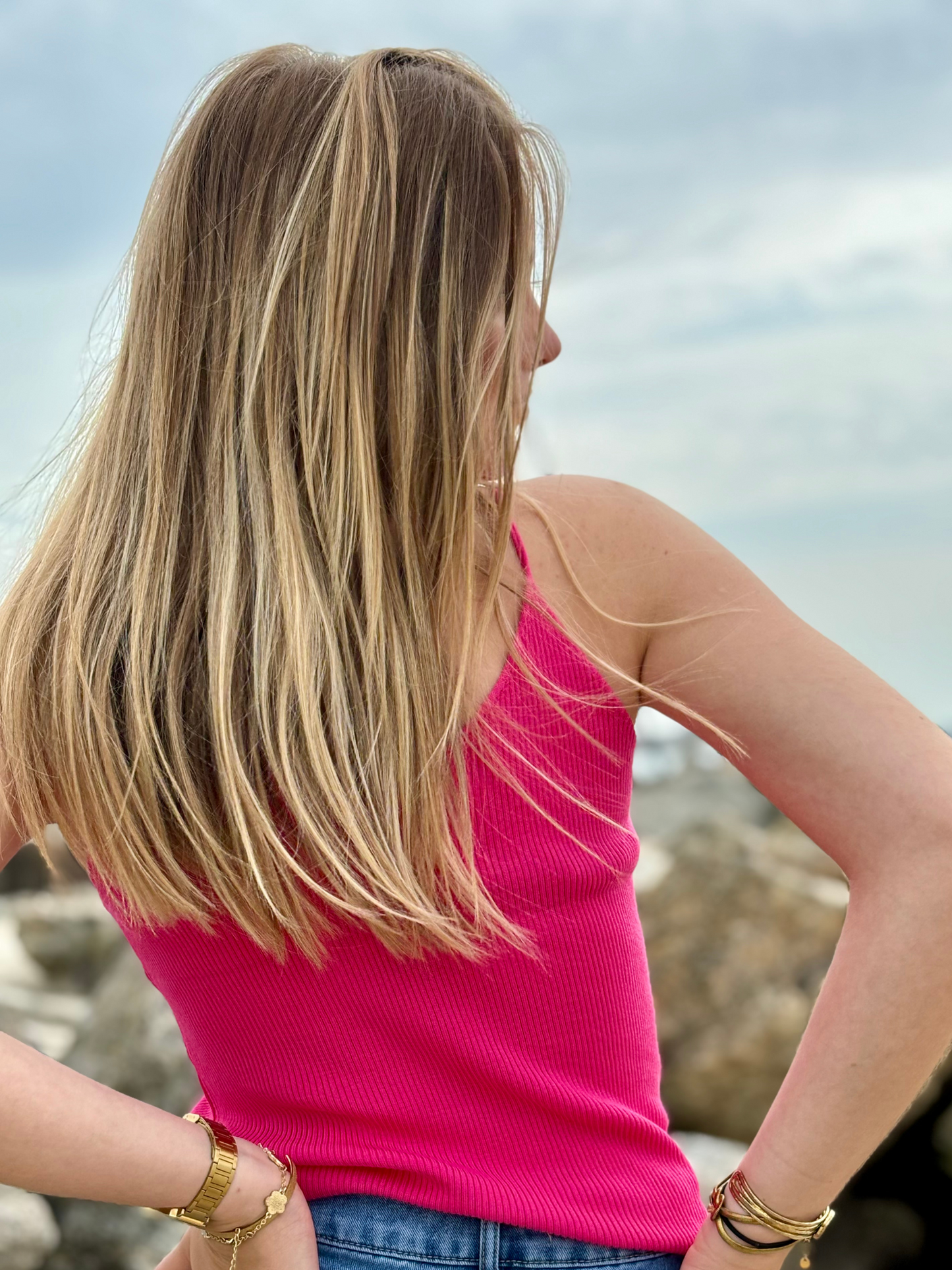 Top en tencel à fines bretelles fuchsia