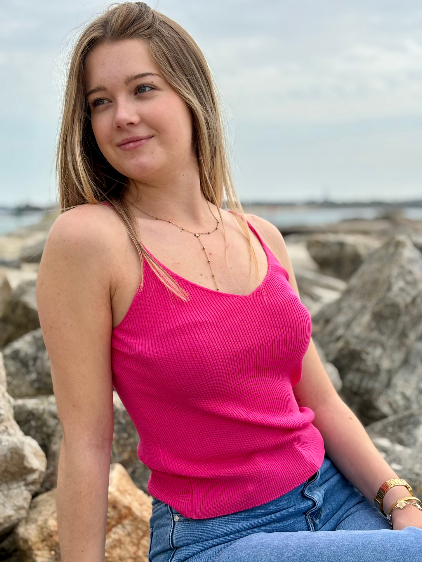 Top en tencel à fines bretelles fuchsia