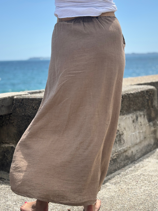Jupe longue boutonnée en lin camel