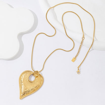 Collier Pendentif Coeur Martelé