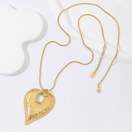 Collier Pendentif Coeur Martelé