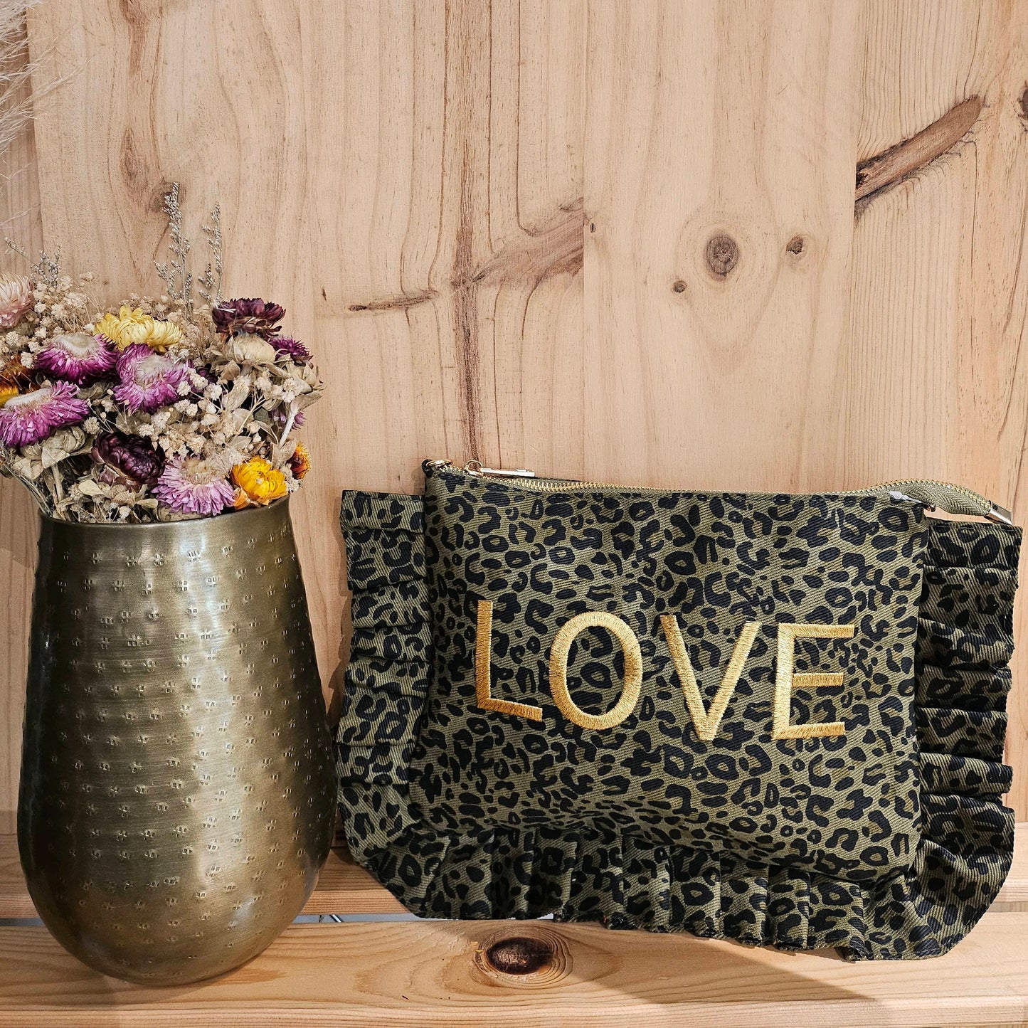 Pochette LOVE doré