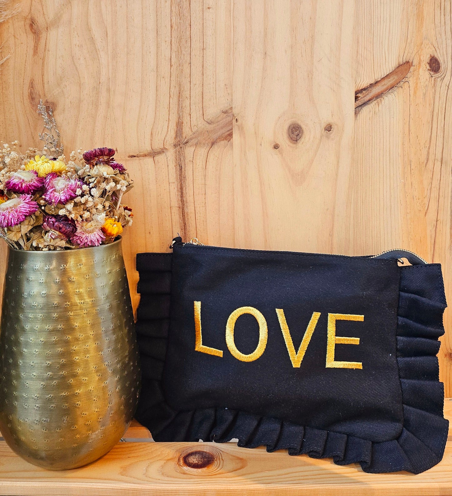 Pochette LOVE doré