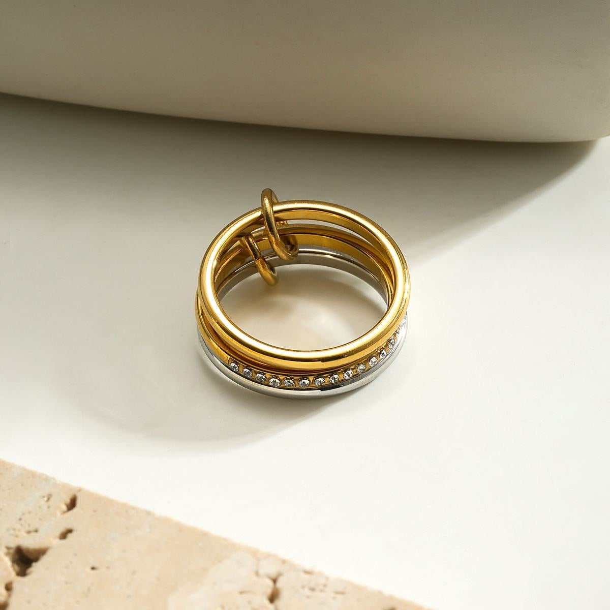 Bague Anneaux Entrelacés