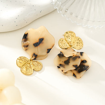 Boucles d'Oreilles Pétales Écaille Dorées
