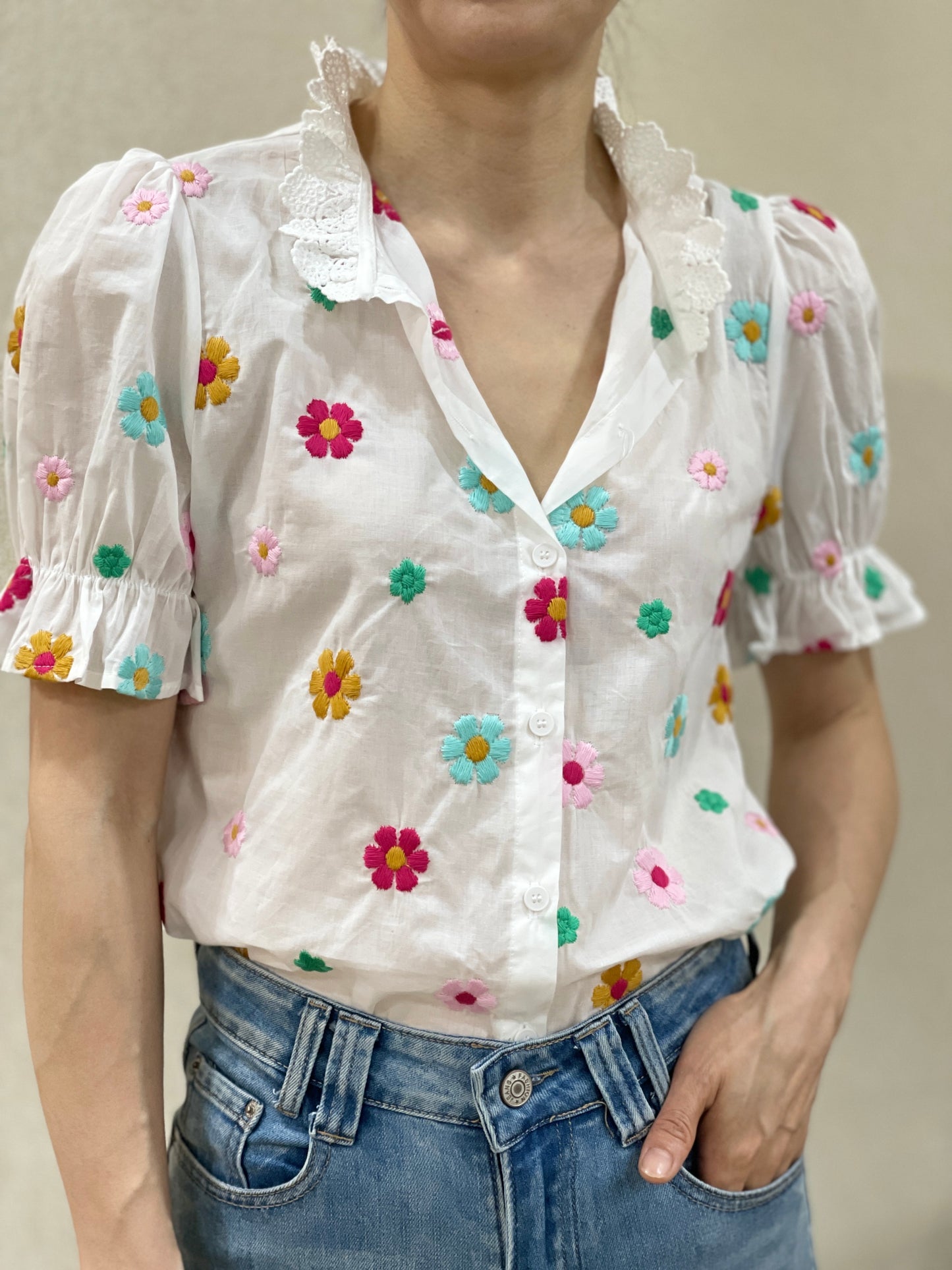 Chemise Fleurs Vives Brodées