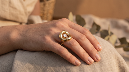 Bague Solitaire Cerclée Dorée