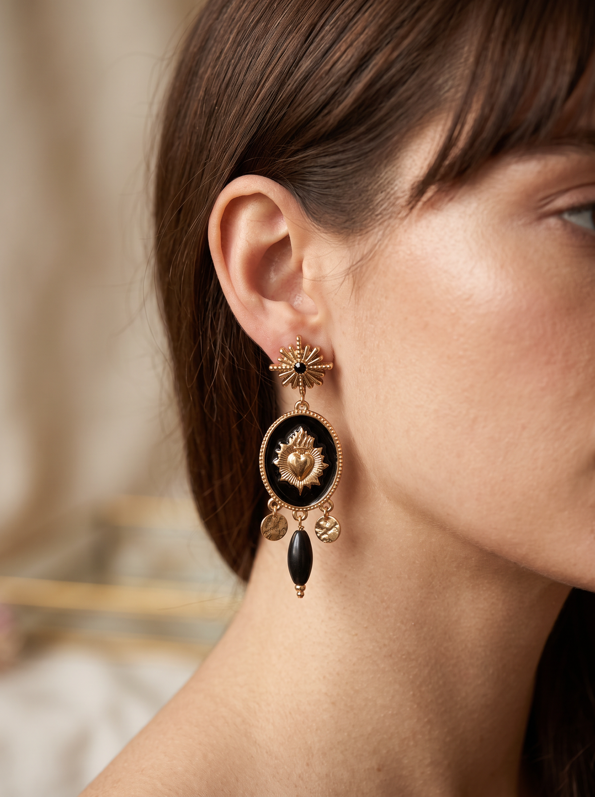 Boucle d'Oreille Cœur Sacré - Noir Doré