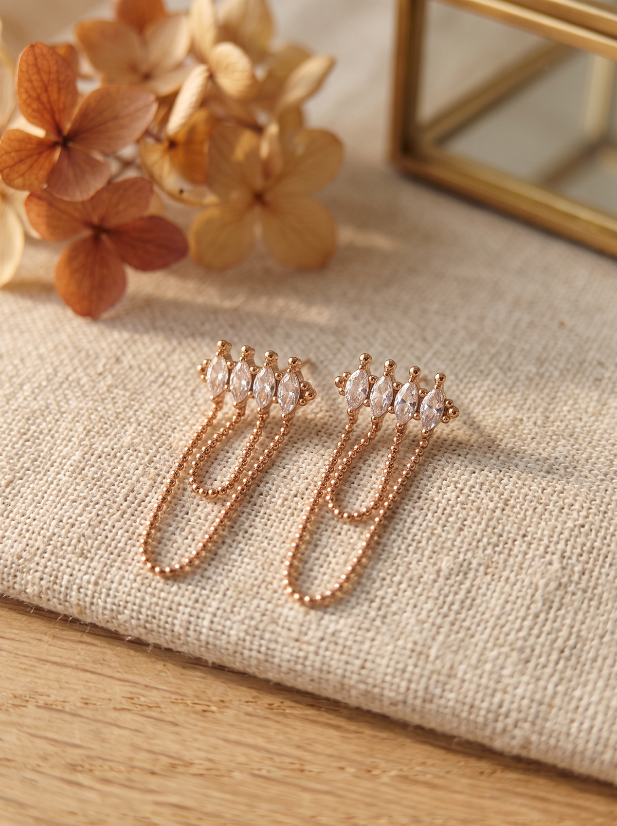 Boucles d'Oreilles Chaîne Strass - Doré