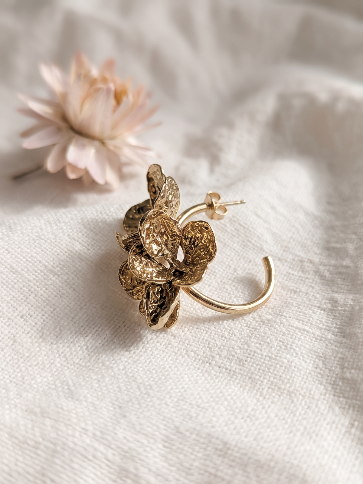 Boucle d'Oreille Créole Pétales - Doré 3cm