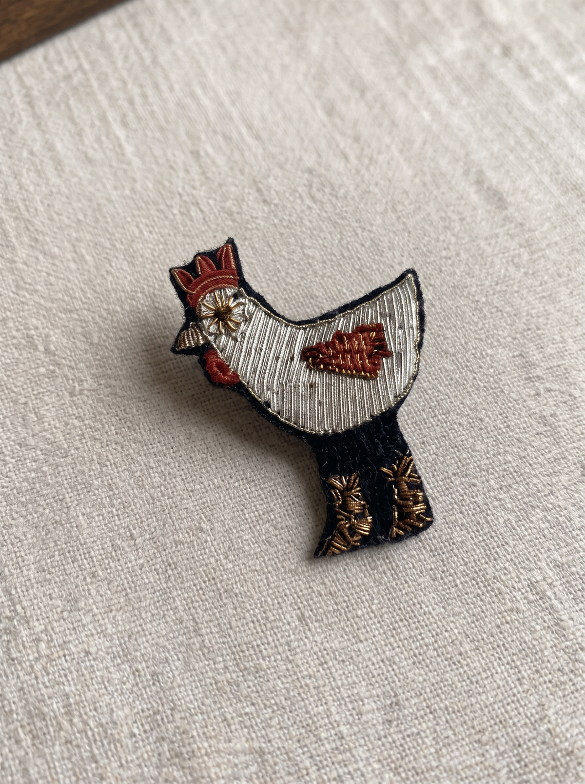 Broche Artisanale Poule - Blanc Doré