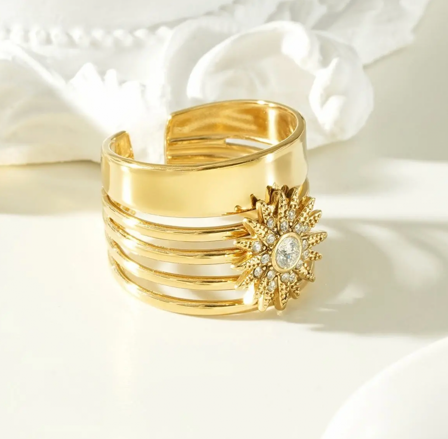 Bague Dorée Rayonnante