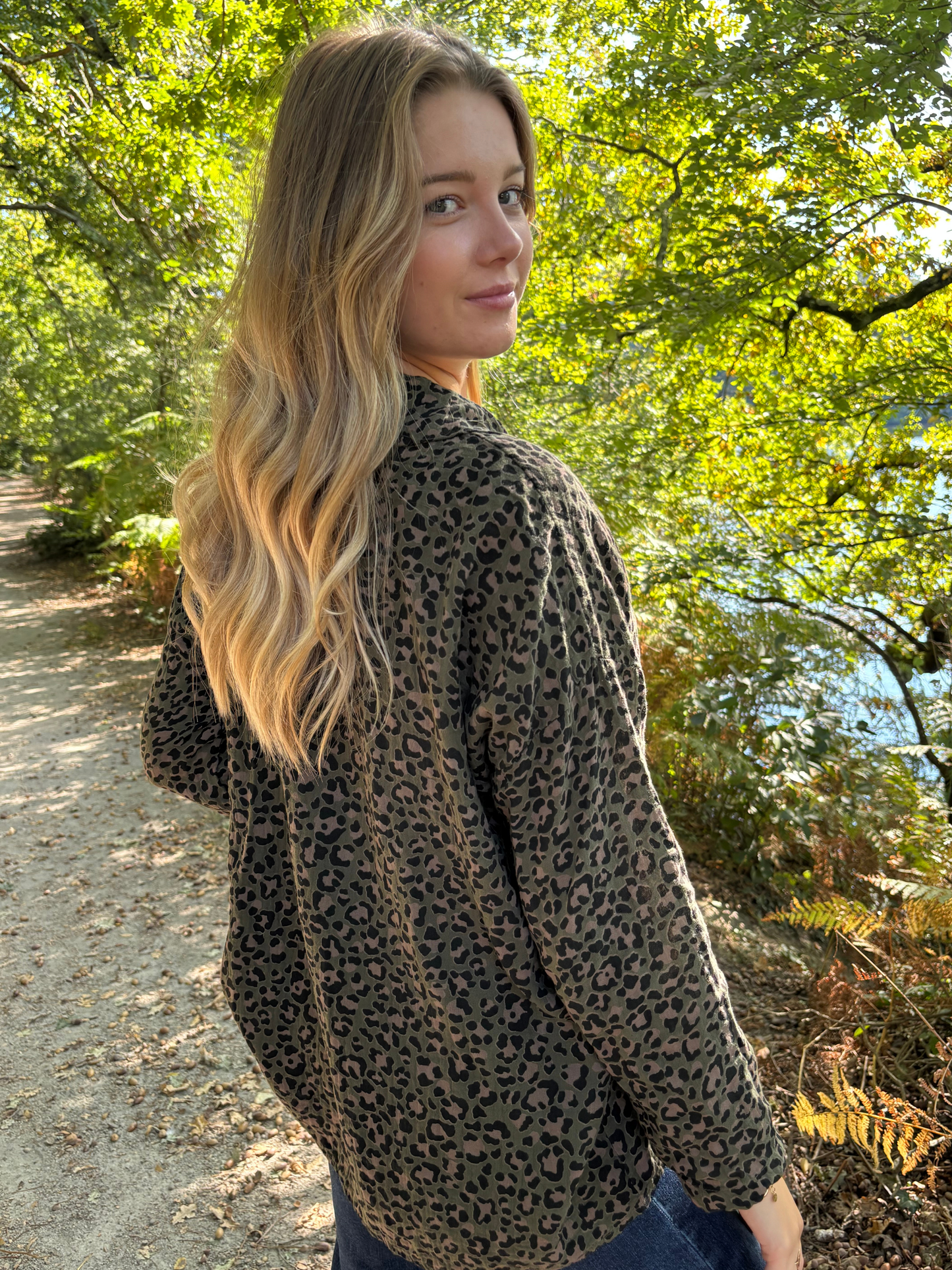 Chemise imprimée léopard bohème chic