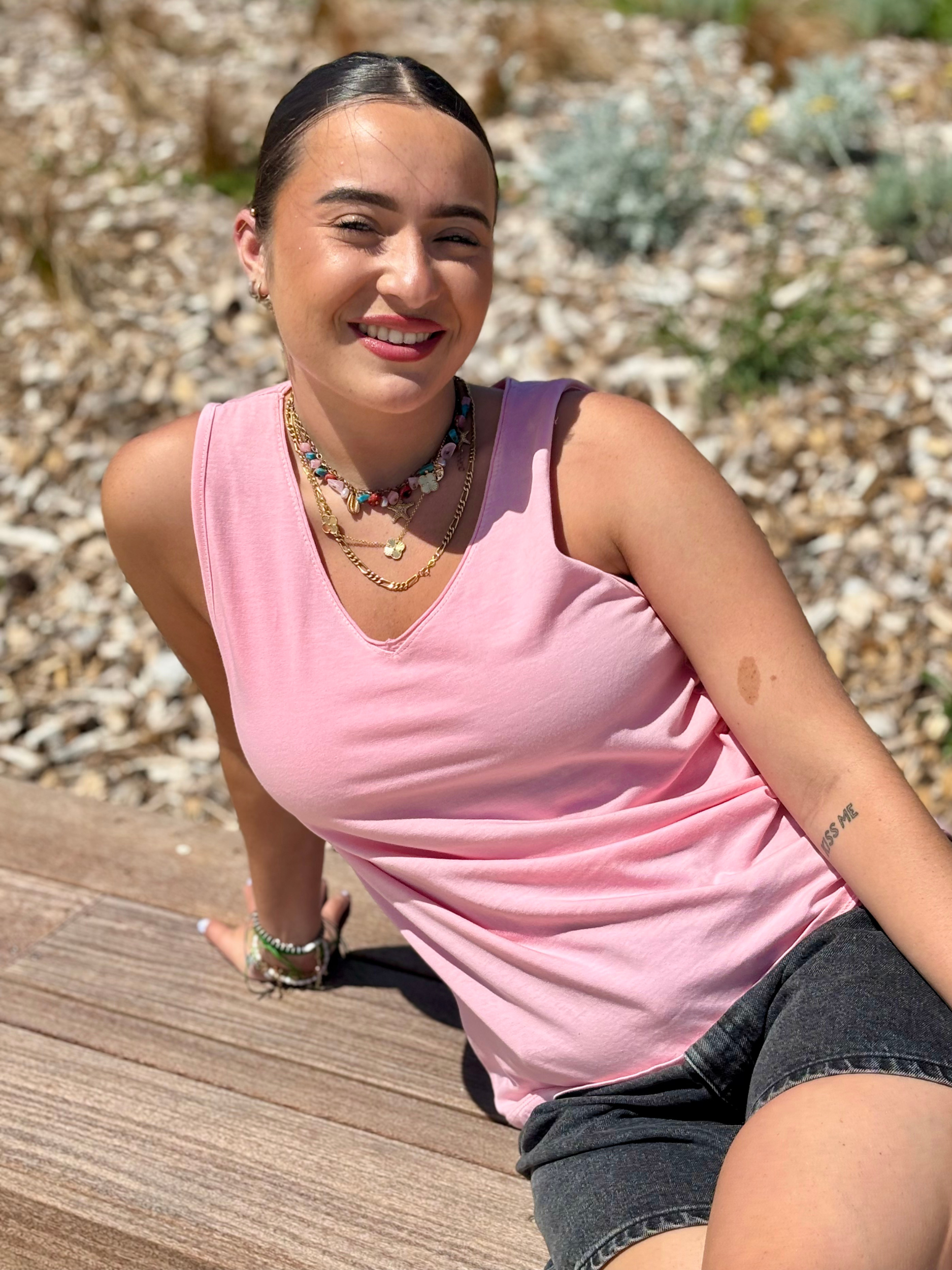 Débardeur col V en coton stretch rose clair
