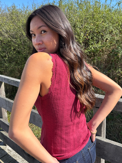 Débardeur boutonné en maille côtelée