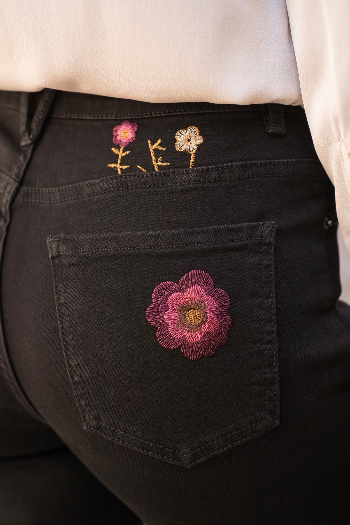 Jean Broderies Florales