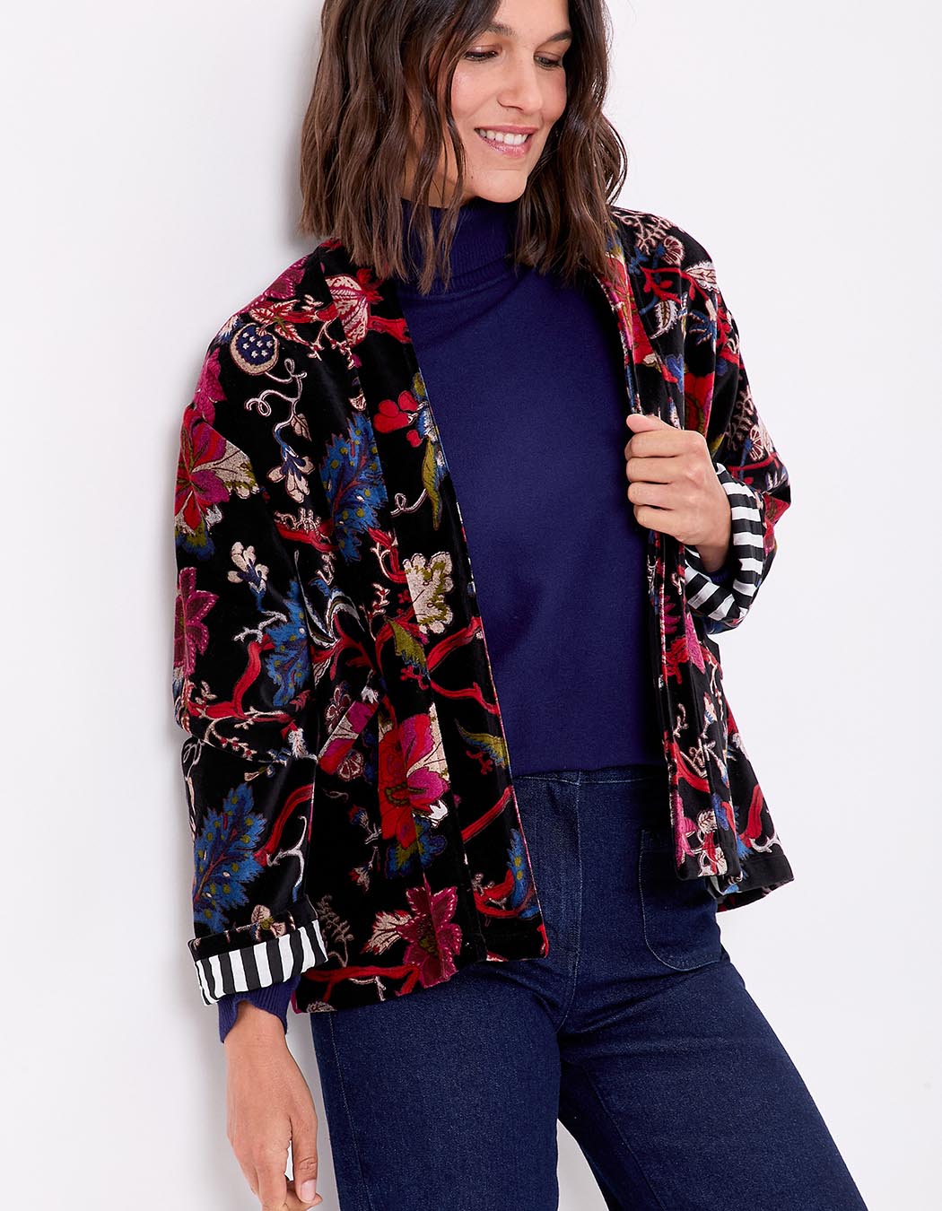 Kimono Dharma Floral noir, vue de face - La Fiancée du Mékong