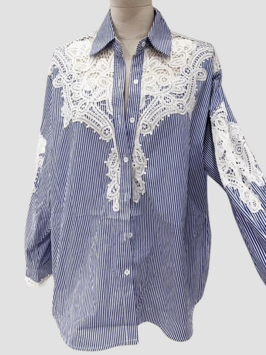 Chemise à Rayures et Dentelle Blanche