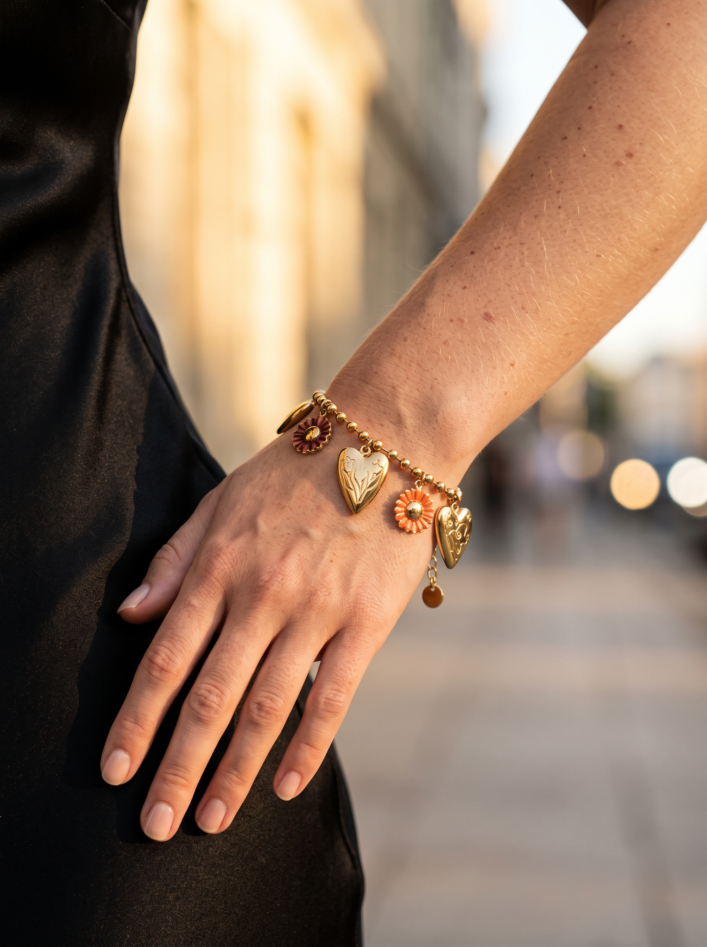 Bracelet Cœurs Gravés et Fleurs