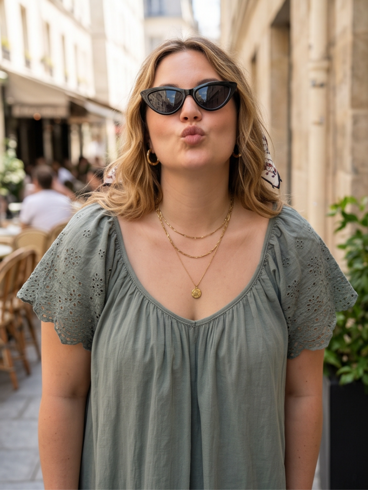 Robe Victoire - Coton manches brodées