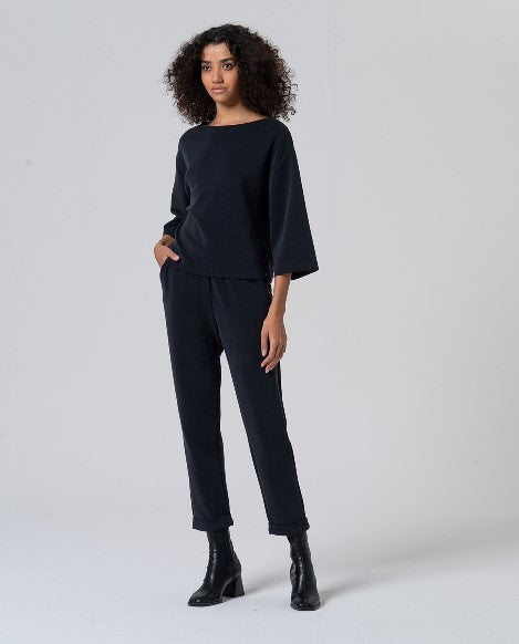 Top Noir Minimaliste