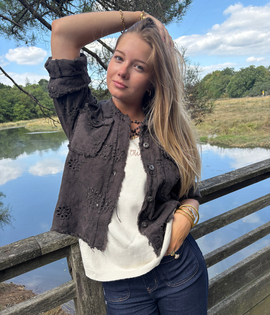 Veste Brodée “Fleurs & Franges”