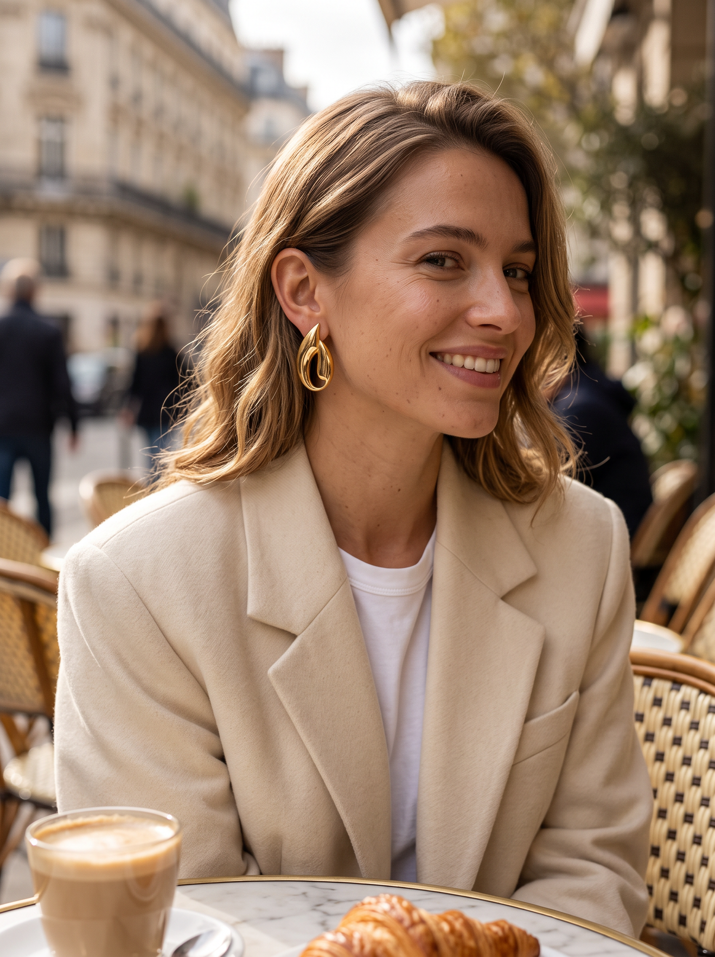 Boucles d'oreilles pendantes goutte ajourée dorée, 5,5 cm