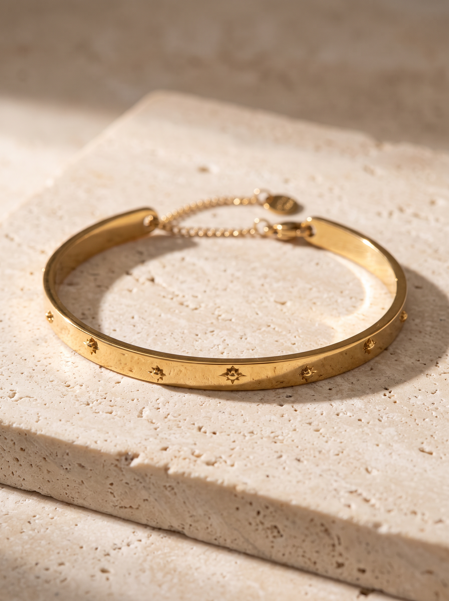 Bracelet jonc doré fin de 0,5 cm, acier inoxydable, packshot