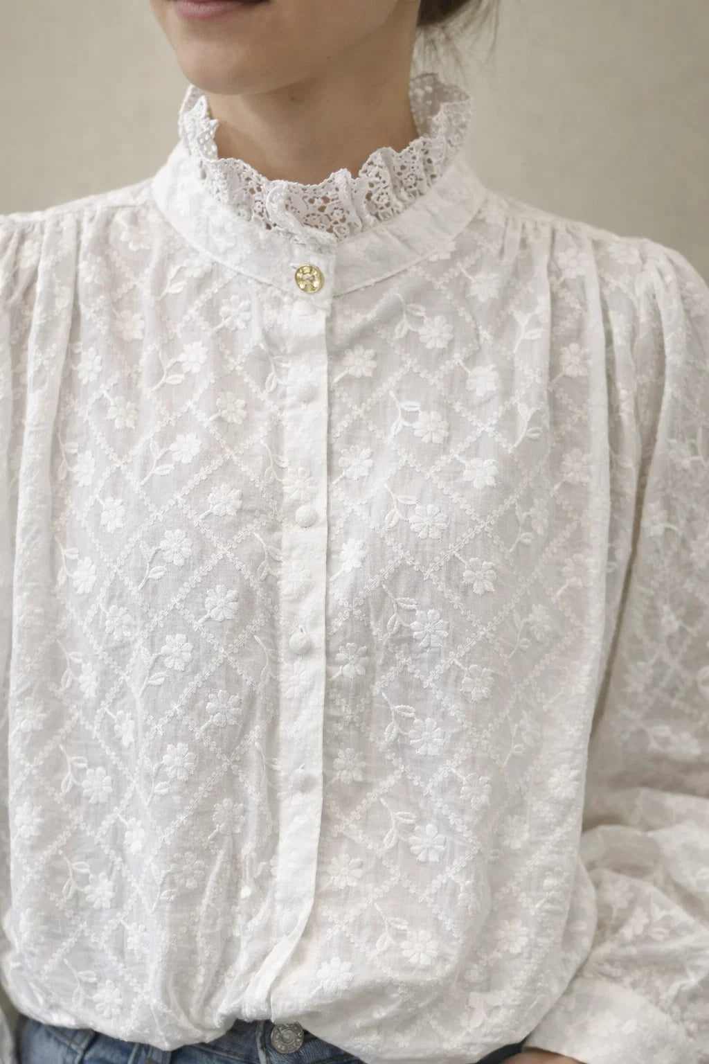 Chemise Élégante Col Volanté