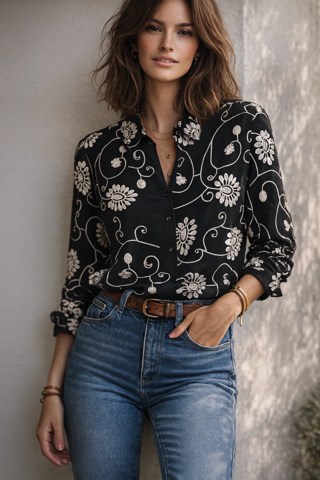 Chemise Noire Brodée