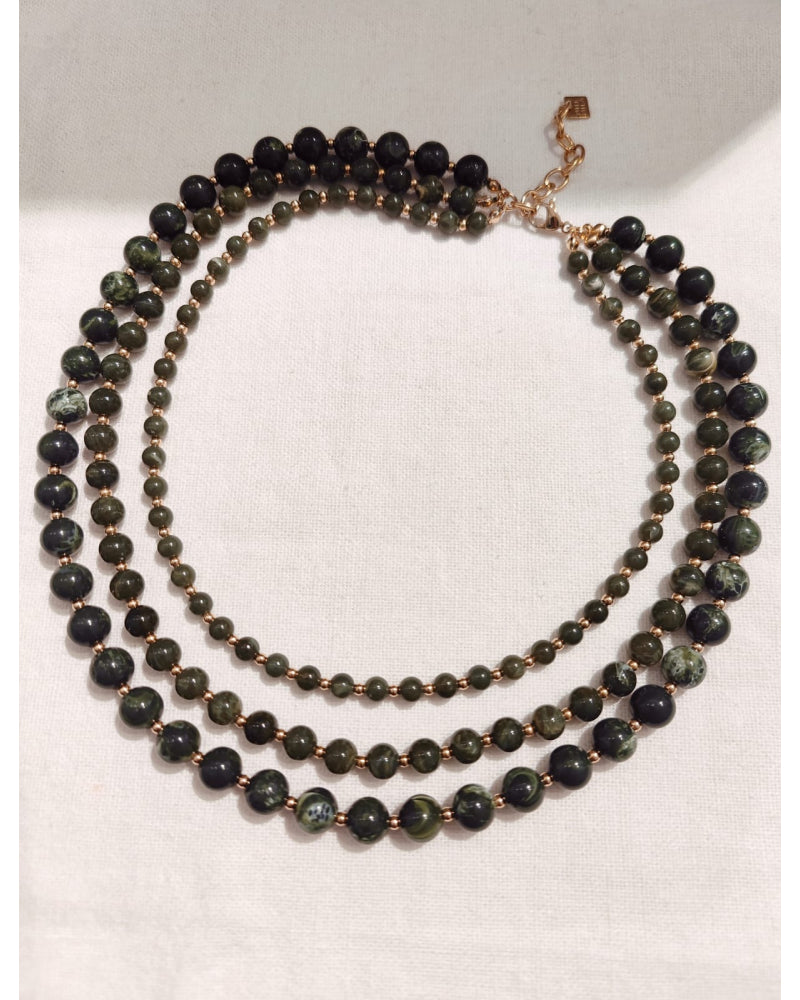 Collier Multi-Rangs Résine
